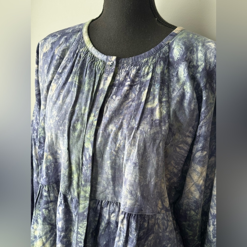 CAbi Tie Dye Blouse M Blue Green Linen Blend Button Front Boho Babydoll Top - Picture 6 of 8